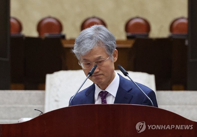 <b>신년사</b> 마친 <b>대법원장</b>