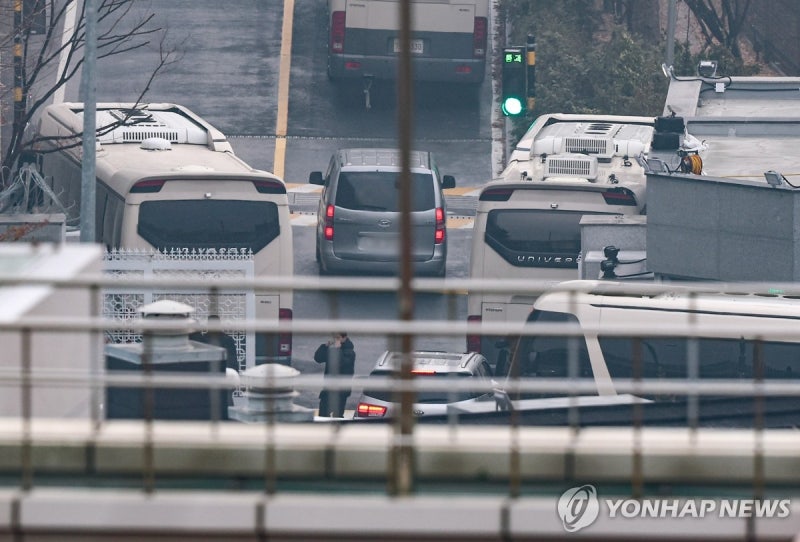 국방부 "경호처 파견 장병, <b>영장집행</b> 저지에 동원되지 않을 것"