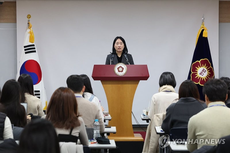 헌재 "尹 <b>재판관 기피신청</b> 논의…받아들인 경우 한번도 없어"