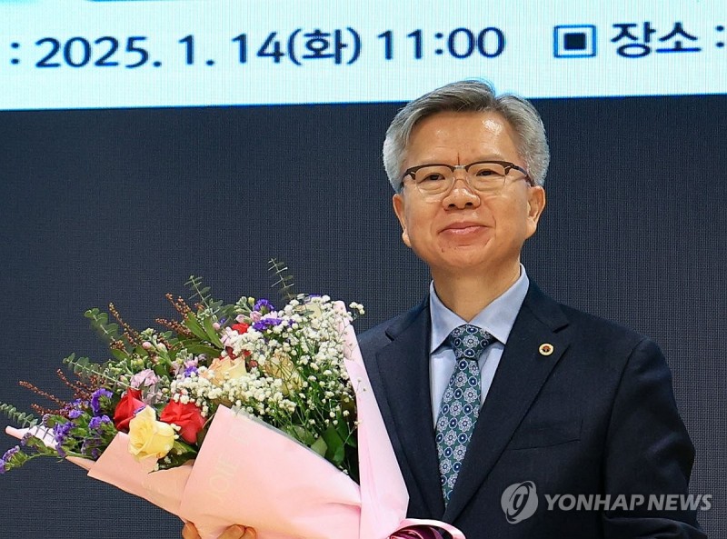 <b>의협회장</b> "특례는 후속조치 불과…의대교육 정상화방안 내놔야"