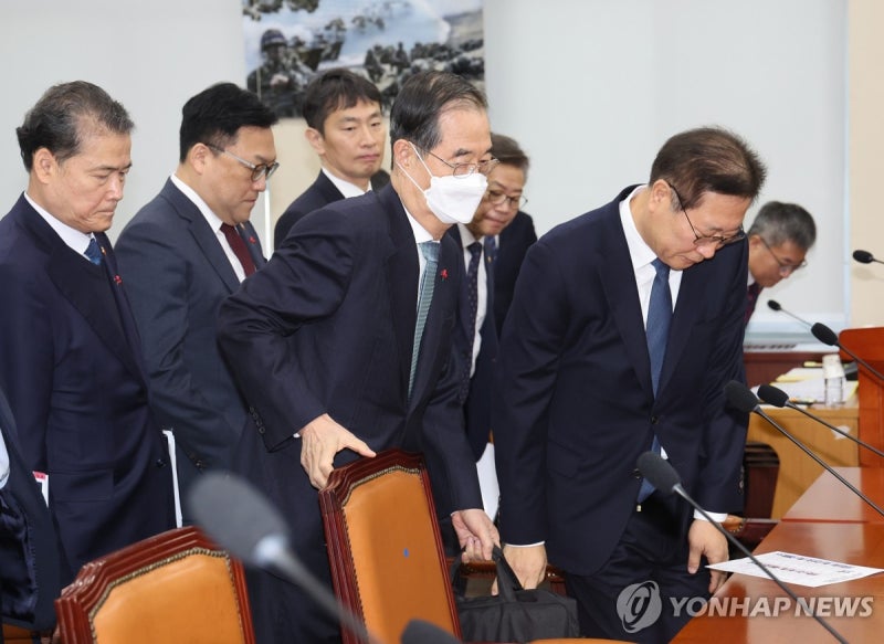 내란 <b>국조특위</b> 출석한 <b>한덕수</b> <b>총리</b>와 <b>국무</b>위원들