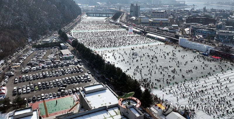 <b>화천산천어축제</b> 50만명 돌파