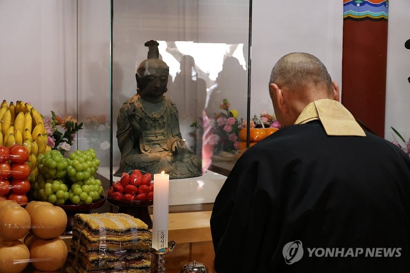 <b>서산 부석사</b>로 옮겨진 <b>불상</b>과 간논지 전 주지