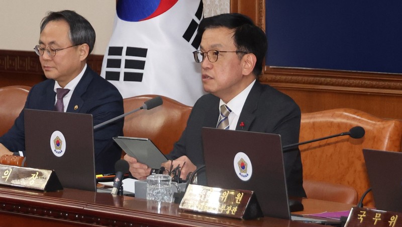 崔대행, 두번째 <b>내란특검법</b>에 <b>거부권</b>…"尹기소에 재판이 우선"