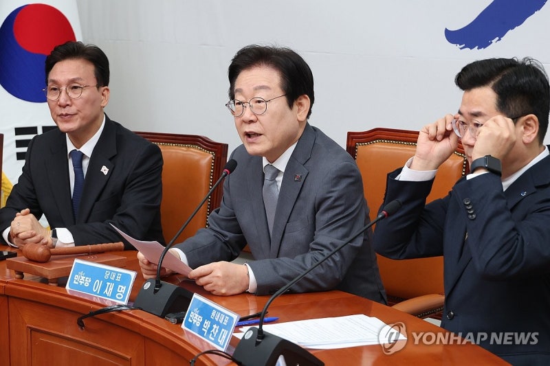<b>이재명</b> "<b>민생지원금</b> 때문에 <b>추경</b> 못한다면 <b>민생지원금 포기</b>"