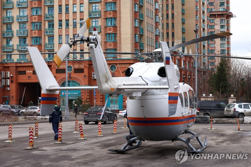 Helicopter dispatched to the apartment complex in Moscow, Russia, where the explosion incident occurred on the 3rd (local time)
[TASS Yonhap News. Redistribution and DB prohibited]
