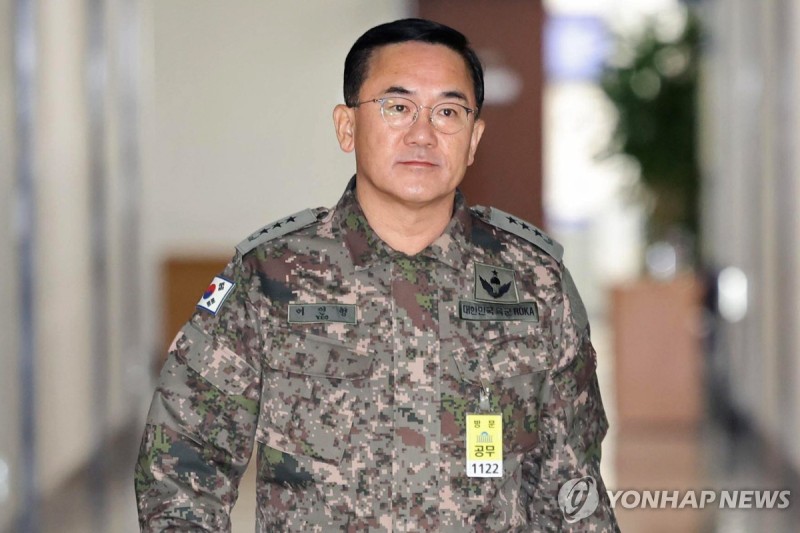 <b>여인형</b> "尹에 여러 번 <b>계엄 반대</b> 직언…모의할 이유 없다"