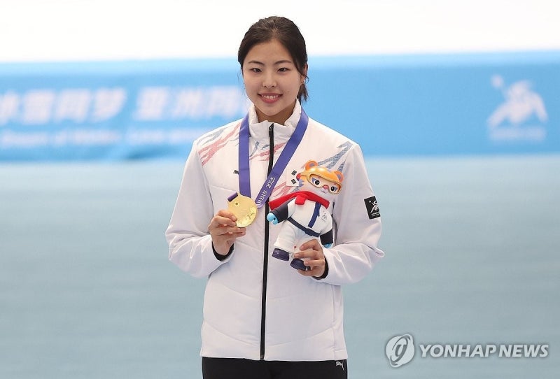 [아시안게임] <b>이나현</b>, <b>김민선</b> 제치고 <b>빙속</b> 여자 <b>100ｍ</b> 금메달(종합)