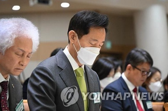 <b>오세훈</b> 서울시장, <b>신년기도회</b> 참석