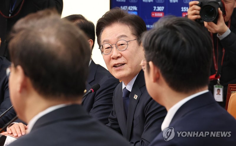 <b>이재명</b> "<b>선거법 2심</b>, 아무 걱정안해…상식 어긋난 법원 결론 적어"