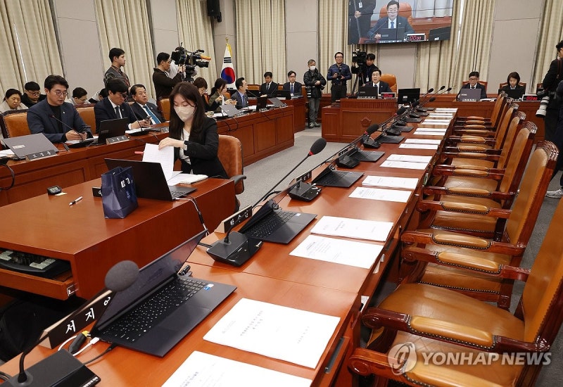 <b>국회 운영위</b>, 헌법재판관 마은혁 임명 촉구 결의