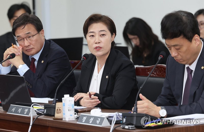 與 "민주당, <b>명태균</b> 입만 바라보고 놀아나는 중"