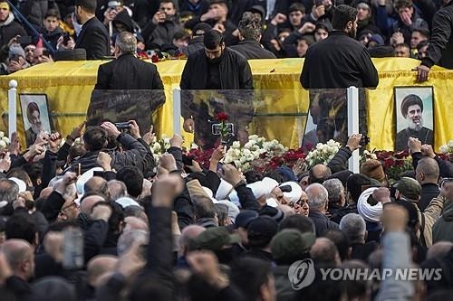 폭사 5개월 뒤 열린 <b>헤즈볼라 수장 장례식</b> 수만명 운집(종합)