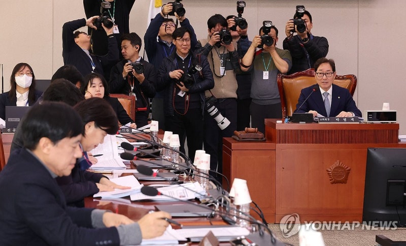 野 '<b>명태균 특검법</b>' 법사소위 의결…27일 본회의 처리 방침
