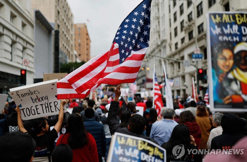 洛杉磯的移民權利支持會議[法新社Yonhap新聞照片]