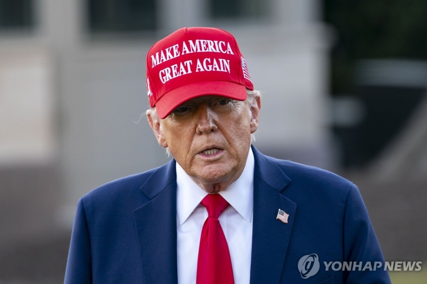美國總統唐納德·特朗普（Donald Trump）在上個月28日在記者面前講話。轉售和DB禁止]