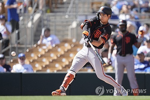 이정후, 화이트삭스 상대로 투런포 폭발…시범경기 2호