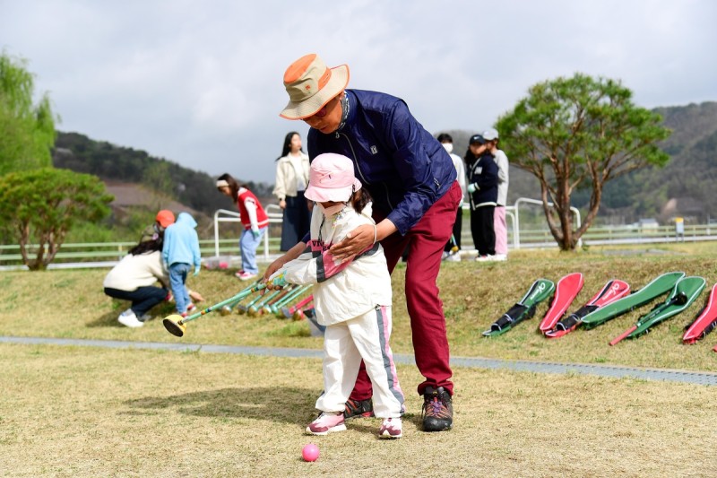 화천군 어린이 대상 <b>파크골프</b> 교실 운영…저변 확대