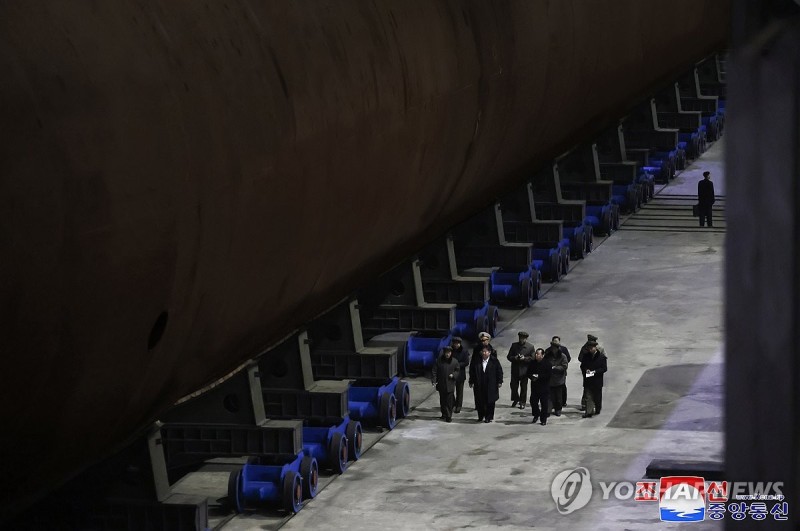 북, <b>트럼프</b> 반응 떠보나…근거리 <b>탄도미사일</b>로 <b>도발</b> 재개