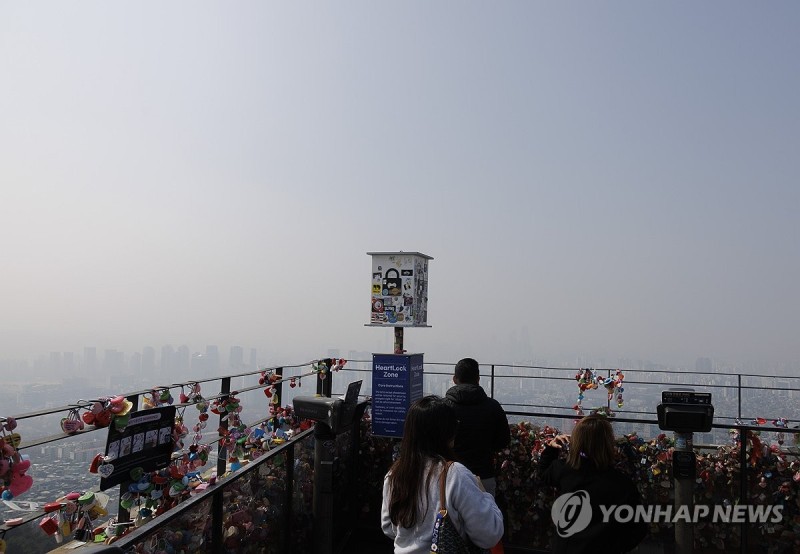 포근한 날씨에 오늘내일 <b>미세먼지</b> '기승'…올봄 첫 <b>비상저감조치</b>