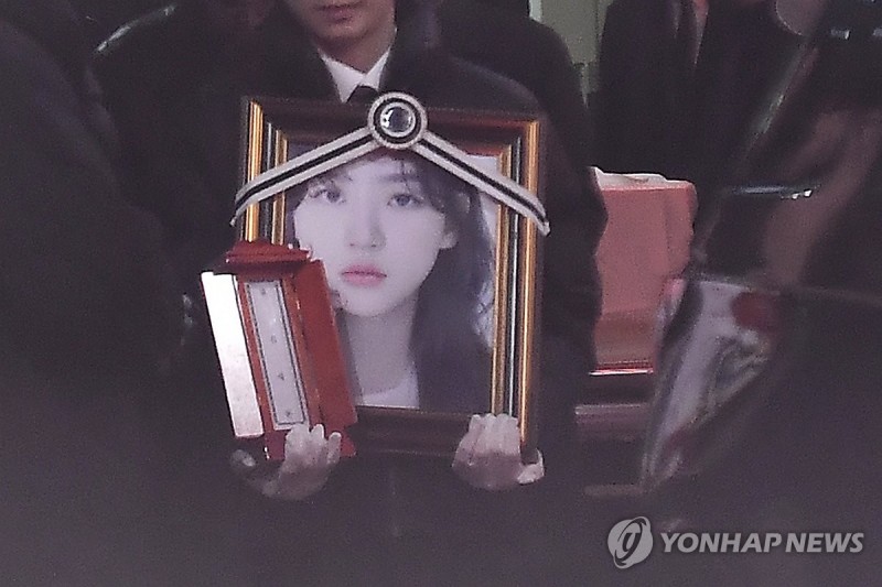 [샷!] "<b>한국</b> 자살률, 공중보건 국가비상사태"