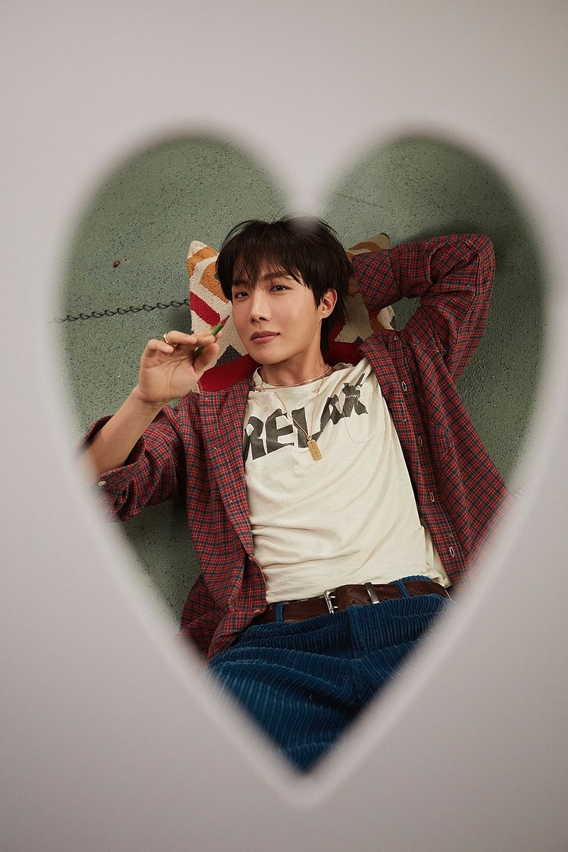 BTS <b>제이홉</b>, 올해 <b>신곡 2곡</b> 더 낸다