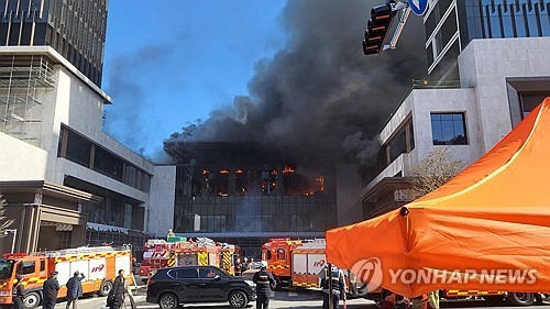 <b>부산</b> 복합리조트 <b>화재</b> 때 현장소장 부재…"<b>안전관리</b> 공백"