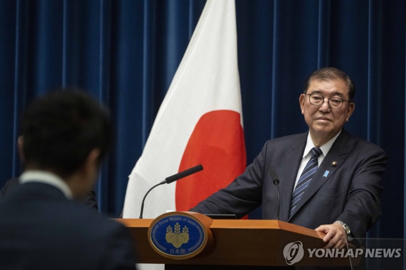 "日<b>이시바</b> 사무소, <b>초선</b> 의원들에 <b>상품권</b>"…정권 타격 불가피