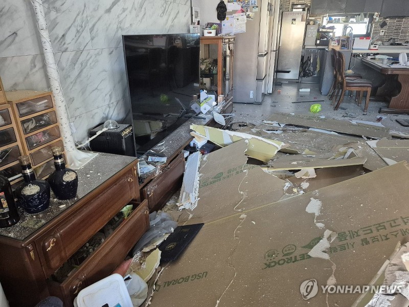 '민가 <b>오폭</b>' 조종사 2명 형사<b>입건</b>…업무상 과실치상 혐의