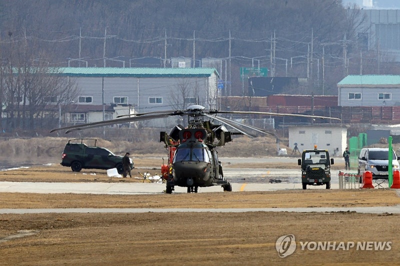 <b>양주</b> 육군 항공부대서 <b>무인기</b>가 착륙 <b>헬기</b>와 <b>충돌</b>(종합)