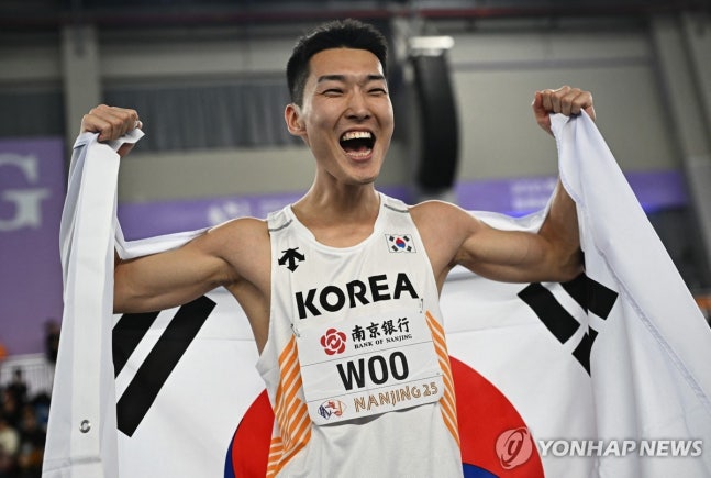 우상혁, &apos;올림픽 챔피언&apos; 커 제치고 세계실내선수권 우승(종합)