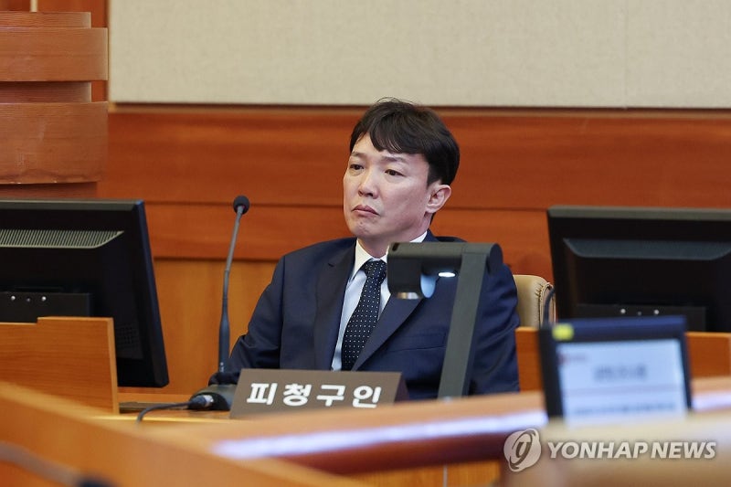 <b>공수처</b>, 동부지검 <b>압수수색</b>…<b>이정섭 검사</b> '비밀누설' 자료 확보