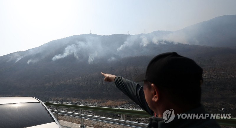"기후변화가 <b>산불</b> 대형화 가속"…<b>강풍</b>·<b>건조</b>·고온 겹쳐