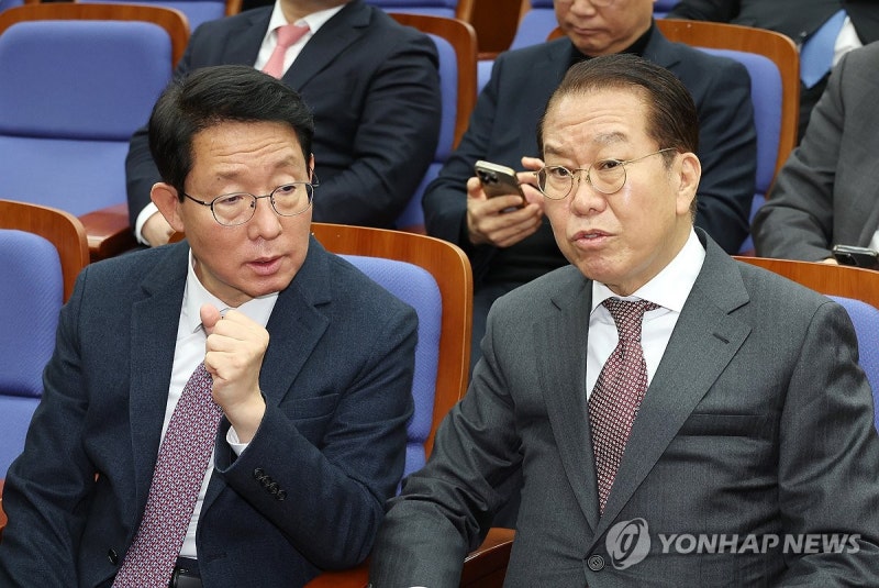 與, <b>중견기업</b>·패션업계와 간담회…건의사항 청취·정책발굴