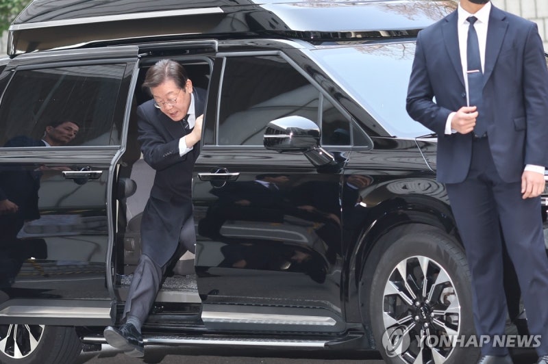 <b>이재명 대표</b>, 속행<b>공판</b> 출석