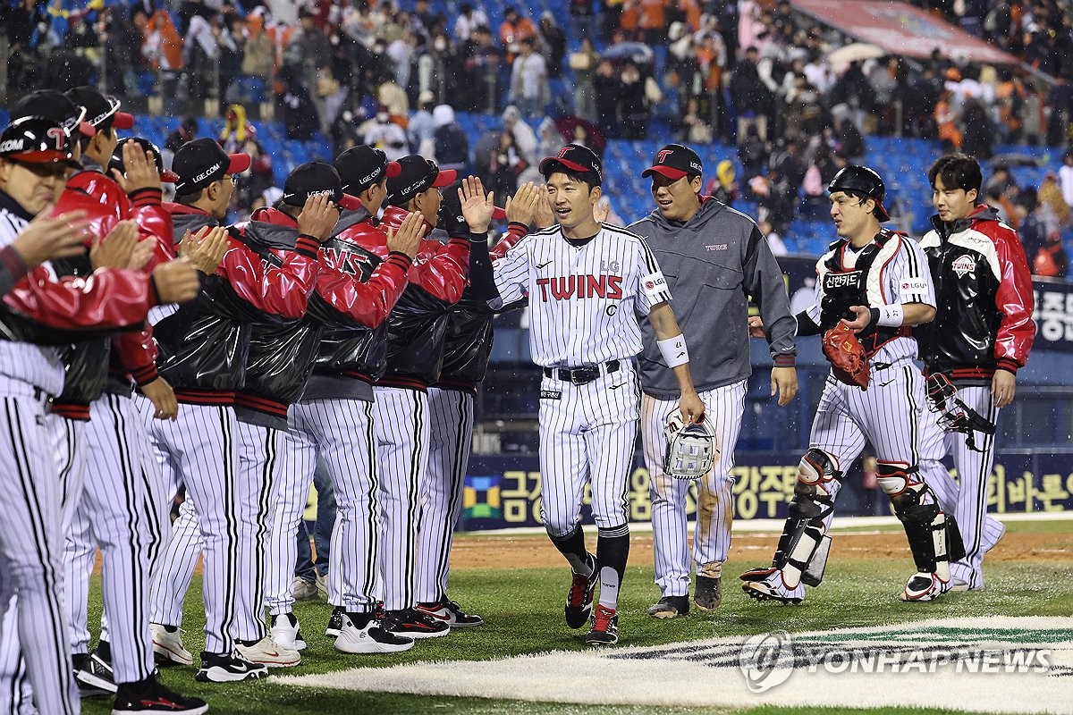 [프로야구전망대] '10승 선점' LG, 두산과 첫 대결…삼성·SSG, 창과 방패 싸움