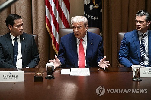 美, <b>상호관세</b>서 <b>스마트폰</b>·<b>컴퓨터</b> 제외…"애플·삼성 등 혜택"(종합)