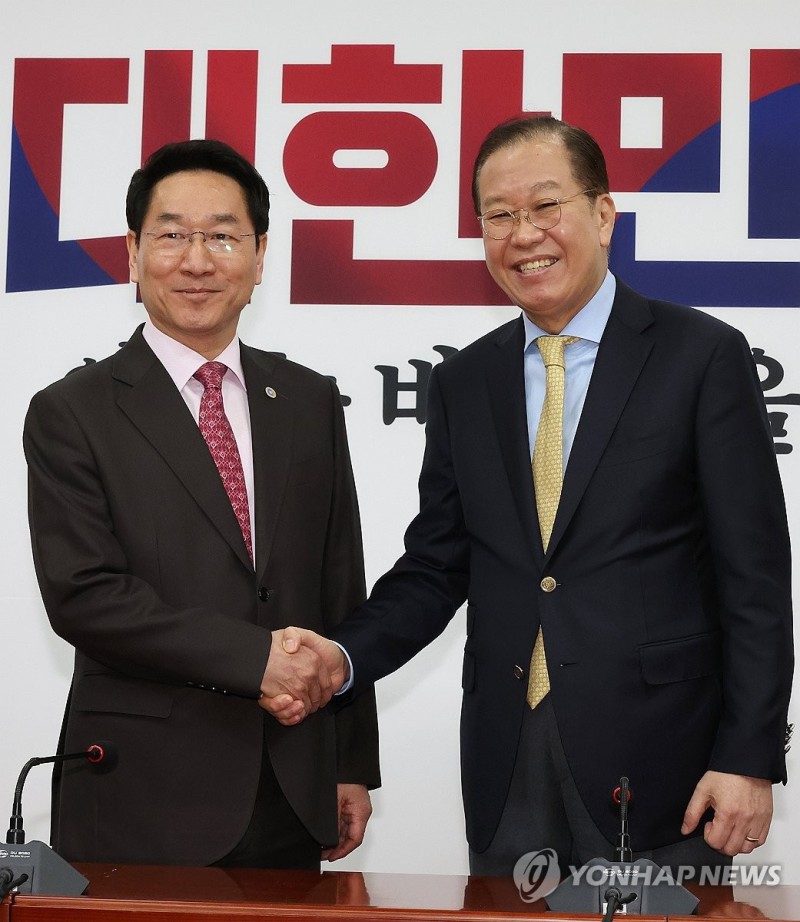 <b>유정복</b> 인천시장 만나는 <b>권영세</b> 비대위원장