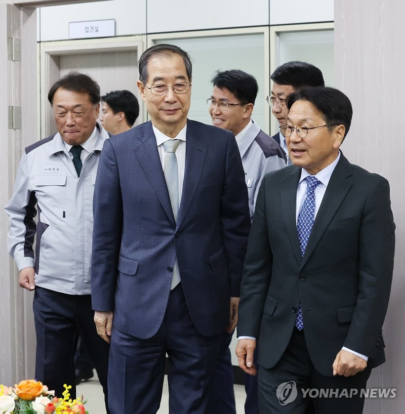 <b>기아 공장</b> 찾은 <b>한덕수 권한대행</b>