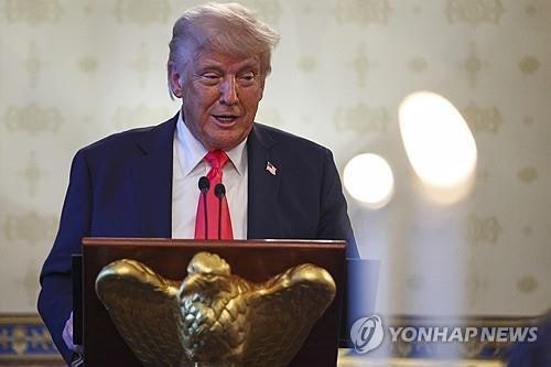 <b>트럼프</b>, '관세파장' 지적 <b>연준</b>의장에 "임기 빨리 종료돼야" 사퇴<b>압박</b>(종...