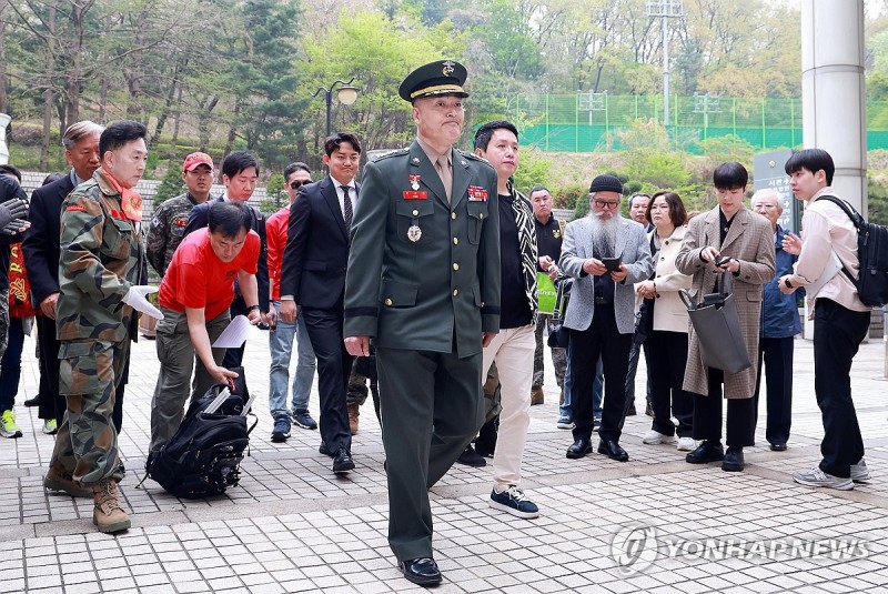 '채상병 사건' <b>박정훈 대령</b>측, 2심서 "尹 전 대통령 증인 신청"
