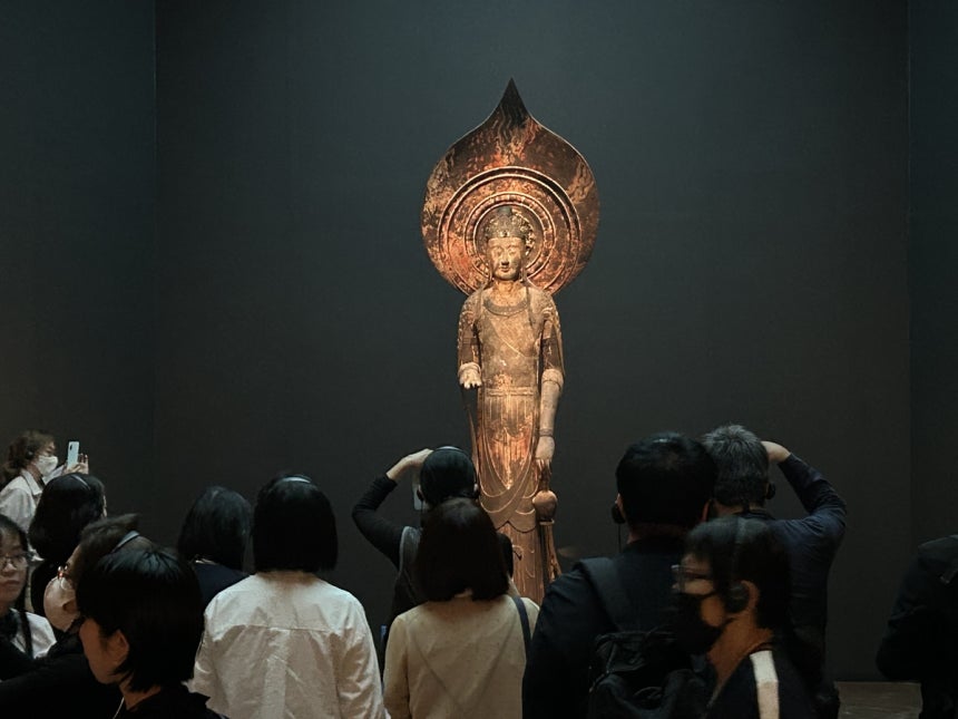 일본 나라 호류지의 '백제관음' (나라=연합뉴스) 김예나 기자 = 지난 18일 일본 나라(奈良)현 나라국립박물관에서 열린 '초(超) 국보 - 영원의 아름다움' 특별전 언론 공개회에서 공개된 '백제관음'(쿠다