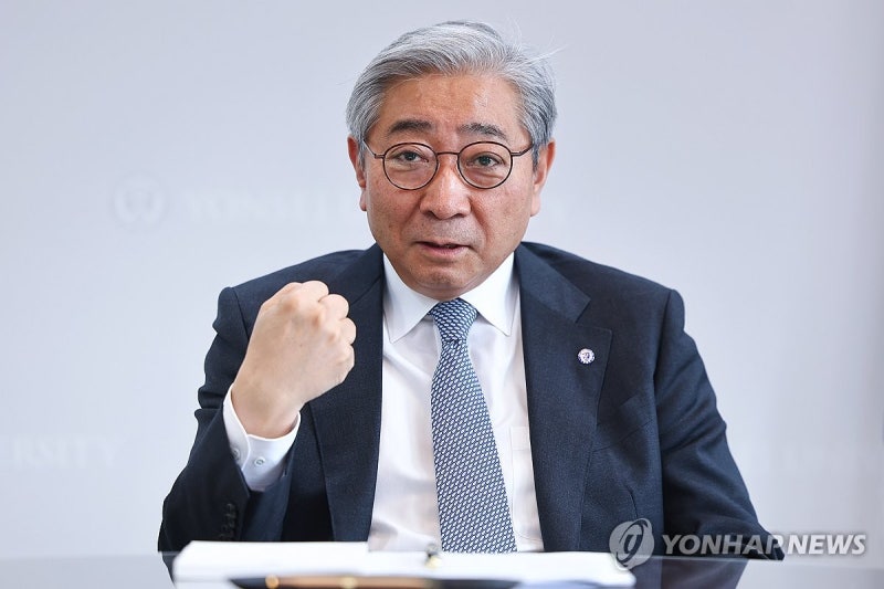 <b>윤동섭 연세대 총장</b> 인터뷰