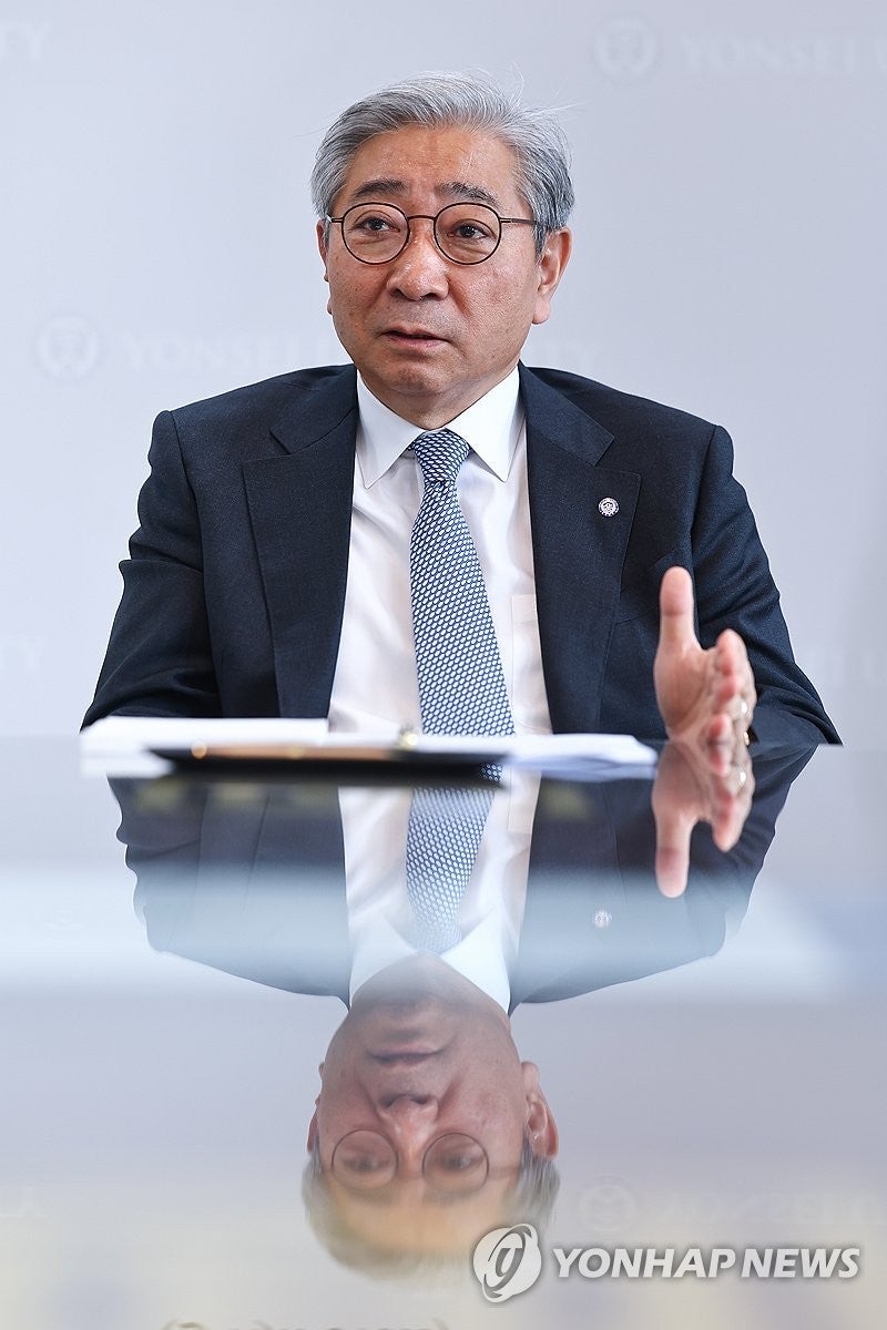 <b>윤동섭 연세대 총장</b> 인터뷰