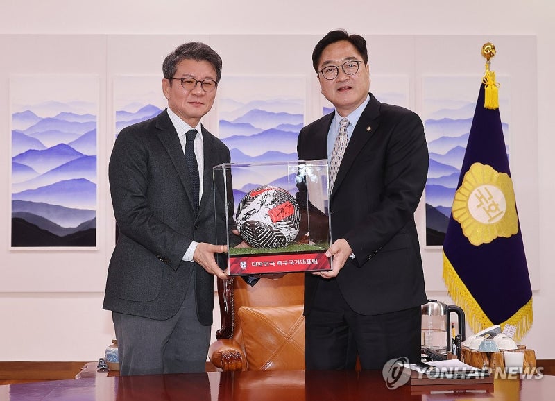 <b>우원식</b> 국회의장, <b>정몽규</b> 대한축구협회장 접견