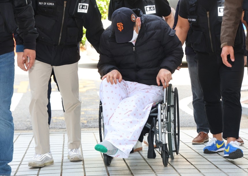 사실혼 여성 살해하고 경찰과 4시간 대치하다 검거된 50대 구속심사     (인천=연합뉴스) 임순석 기자 = 인천 한 공원에서 사실혼 관계인 50대 여성을 흉기로 살해하고 달아났다가 경찰특공대와 대치하던 중 검거된