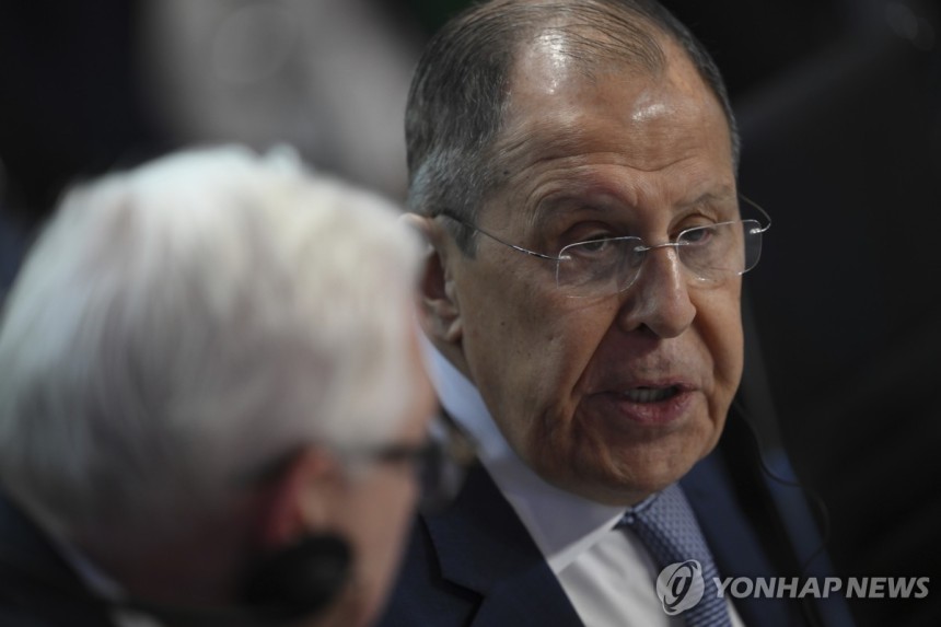 브라질 찾은 러시아 외무장관
[리우데자네이루 AP=연합뉴스. 재판매 및 DB 금지]