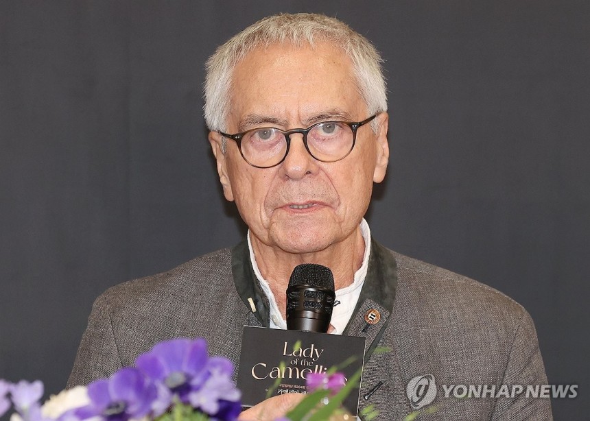 '전설의 안무가' 노이마이어 최고의 '카멜리아 레이디' 선사