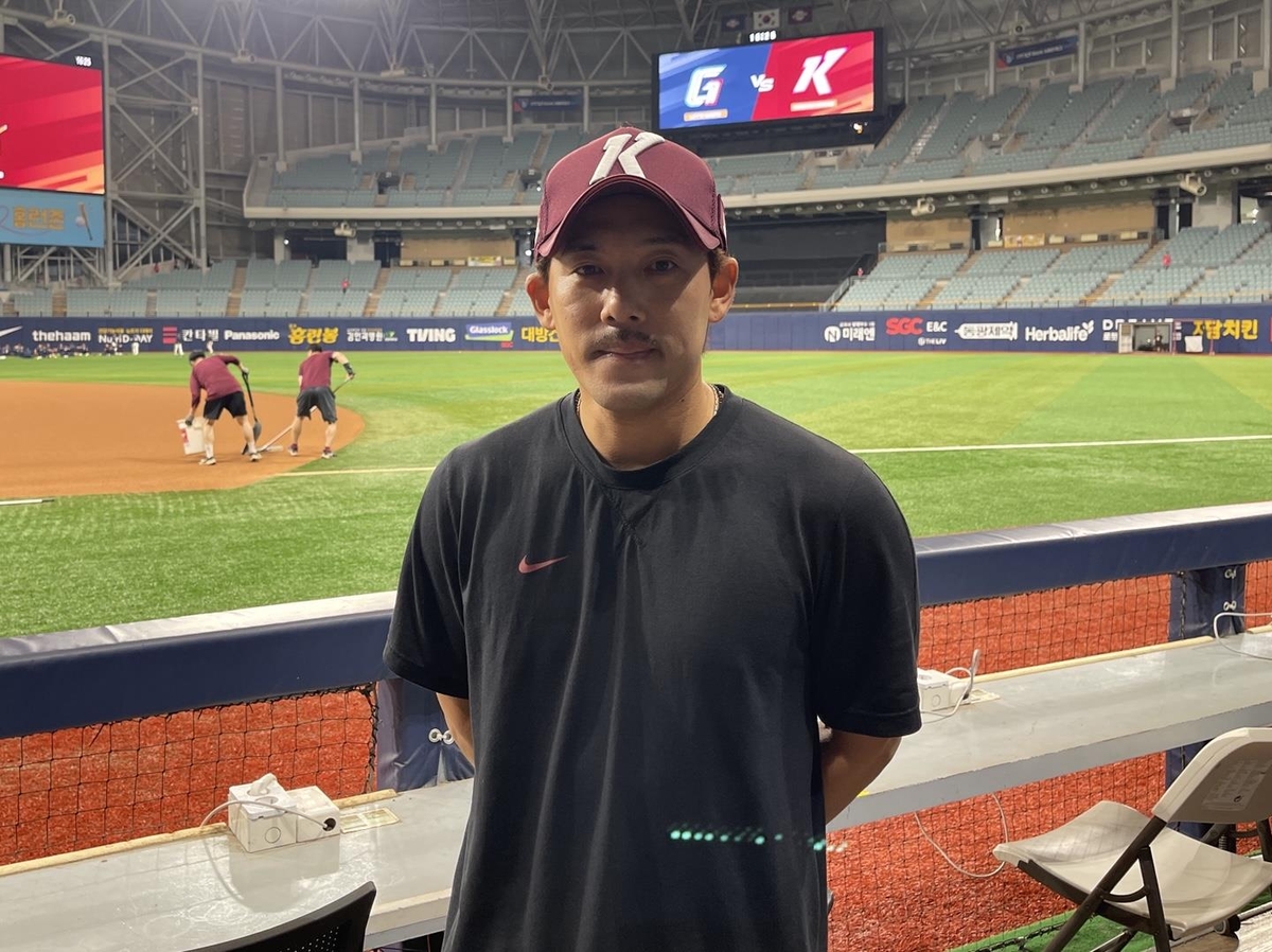 [分享] 叫你教練出來打 李容圭本季初先發