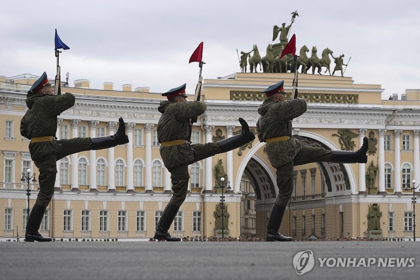 러시아 상트페테르부르크 열병식 리허설
[타스 연합뉴스 자료사진. 재판매 및 DB 금지]